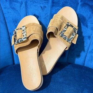 Mila Paoli Camel Suede Slide Sandals with Tortoise Buckle Size 7.5